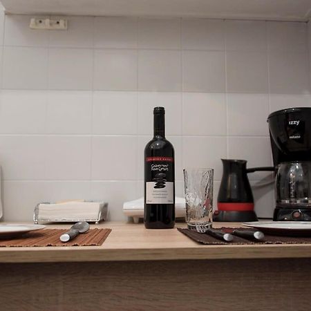 Central Apartment 3' To Metaksourgio Metro Station Атина Екстериор снимка