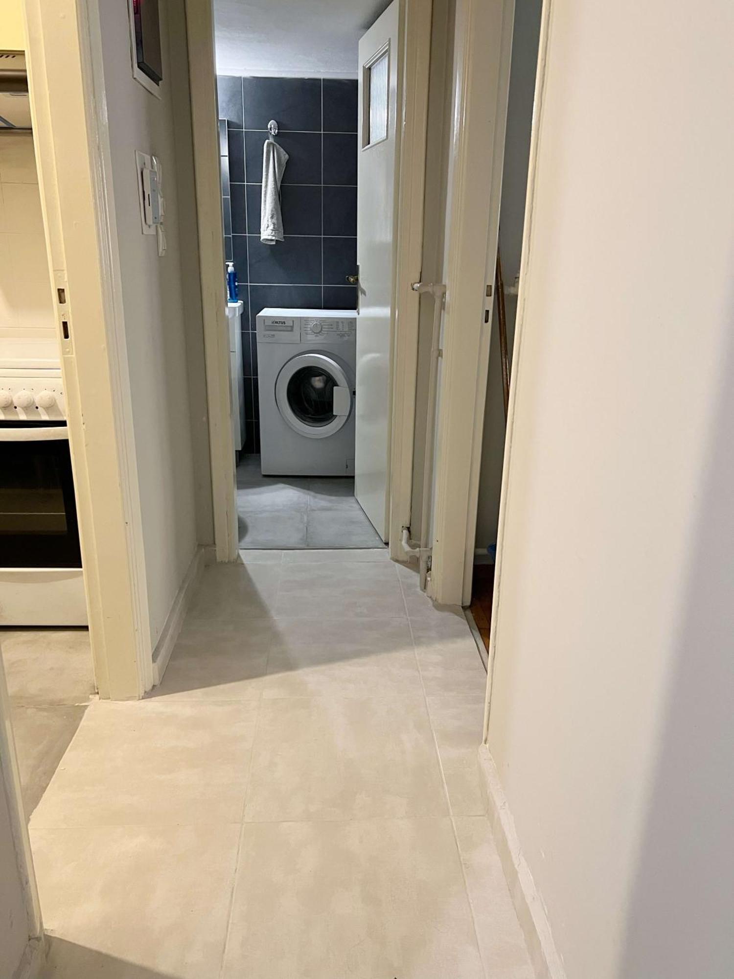 Central Apartment 3' To Metaksourgio Metro Station Атина Екстериор снимка