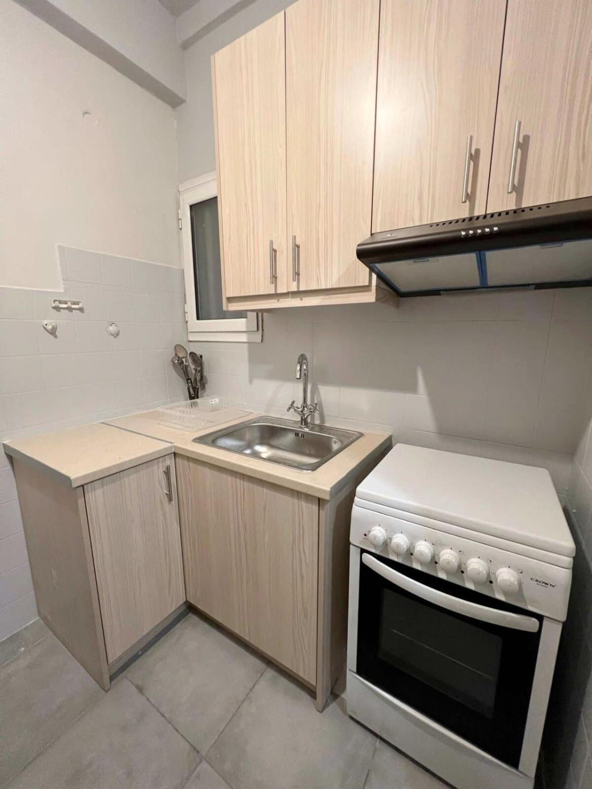 Central Apartment 3' To Metaksourgio Metro Station Атина Екстериор снимка